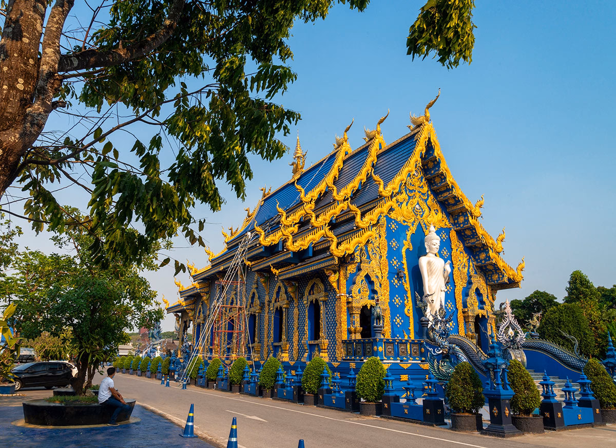 Blue Temple Wat Rong Suea Ten, Chiang Rai, Thailand