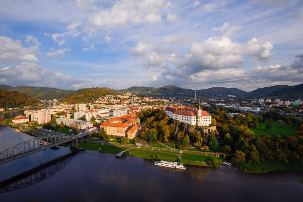 Děčín, Czech Republic — view of the town and castle from Pastýřská stěna