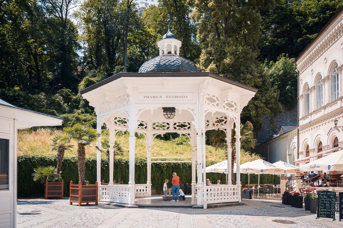 The Svoboda Spring pavilion in Dvořák Gardens in Karlovy Vary