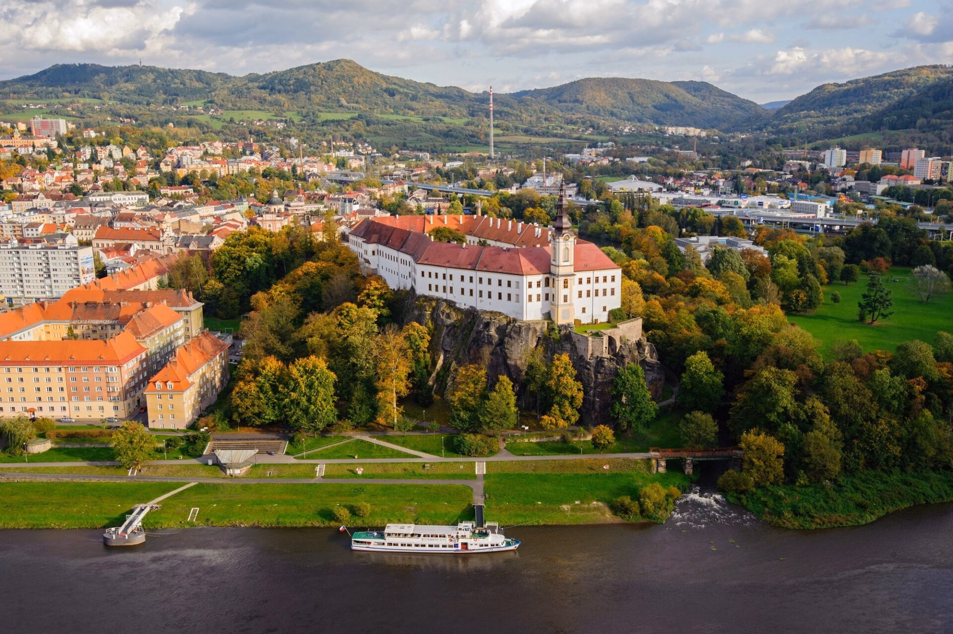 Děčín Castle on the sandstone cliff