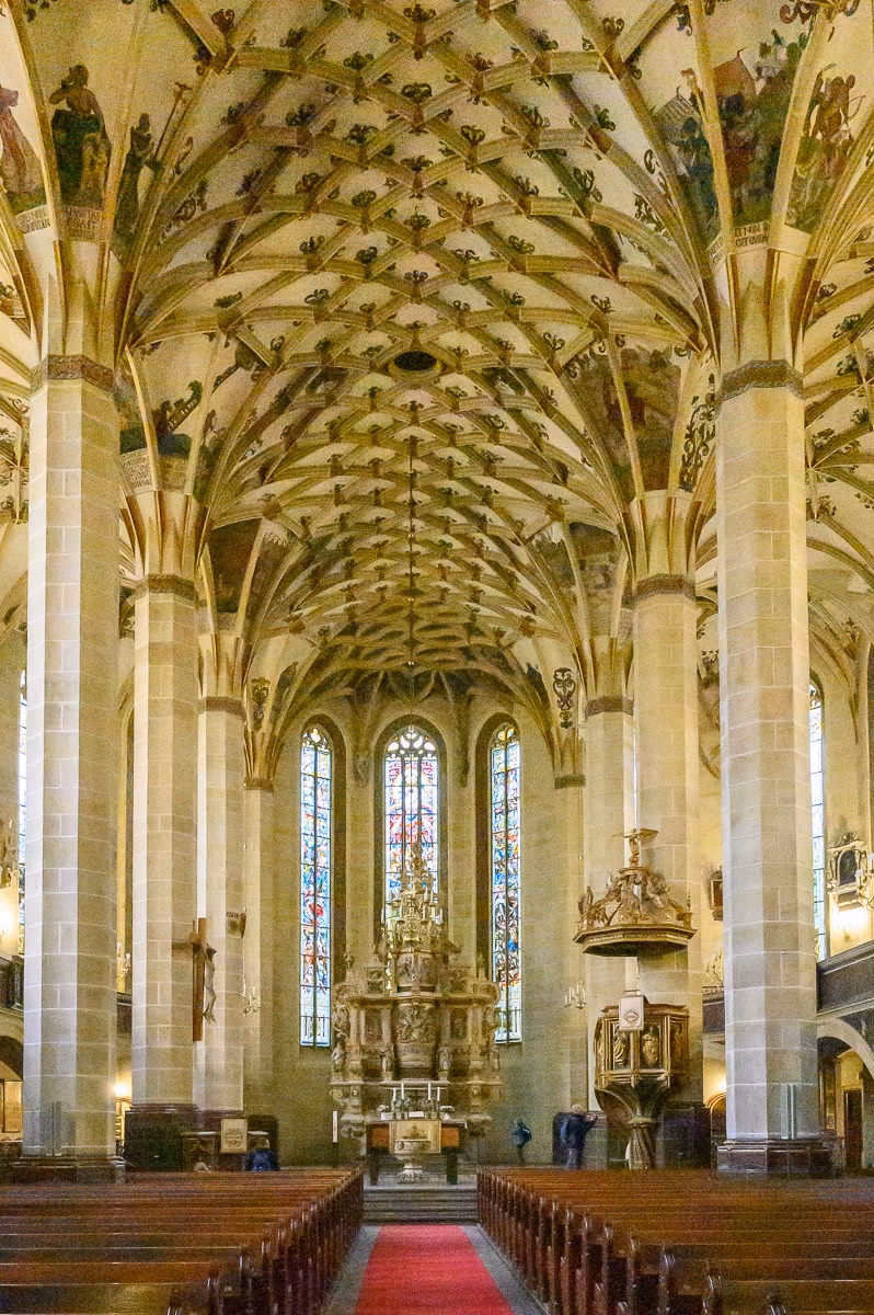 Late Gothic vault and main altar of Stadtkirche St. Marien in Pirna