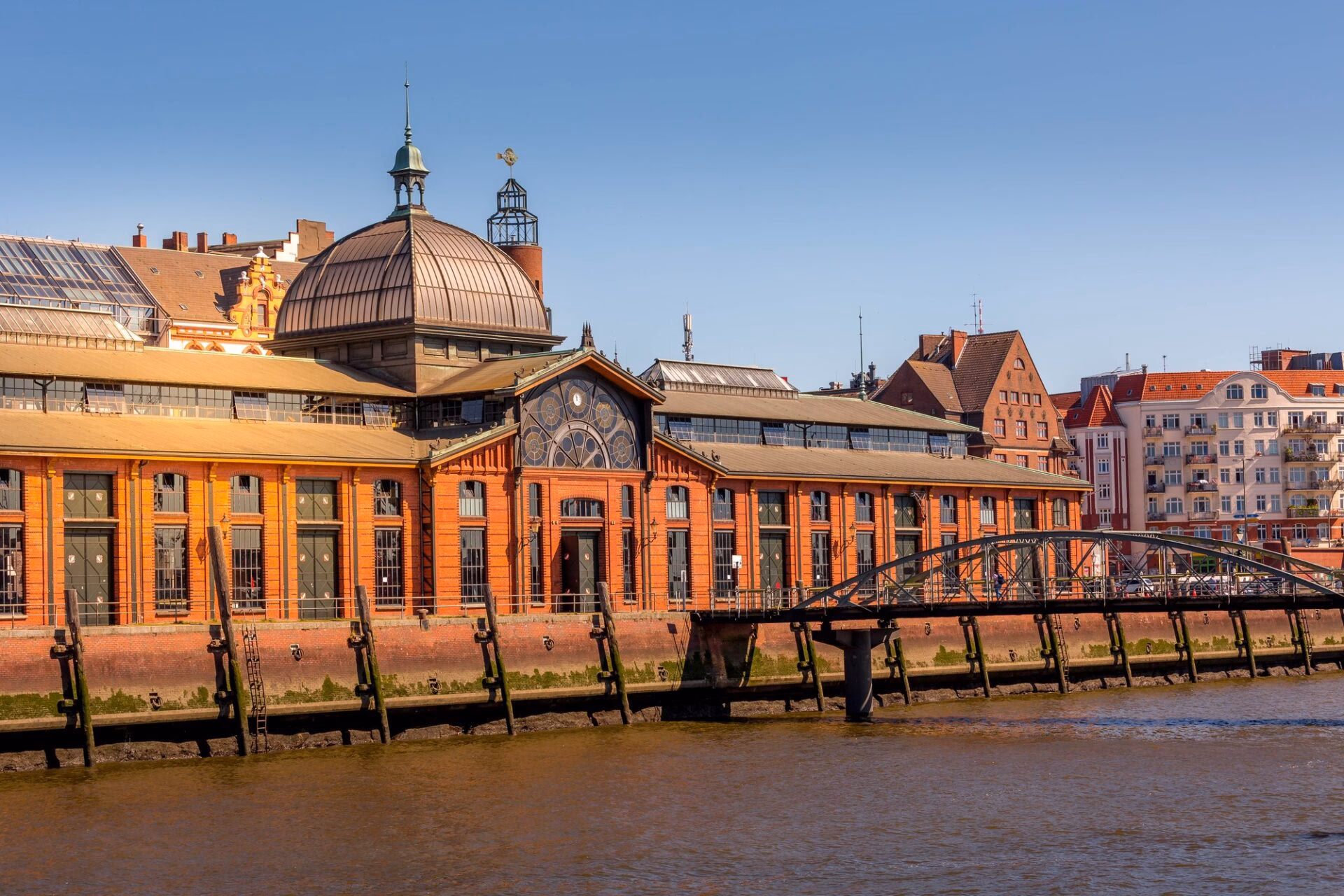 Budynek Fischmarkt przy hamburskim porcie