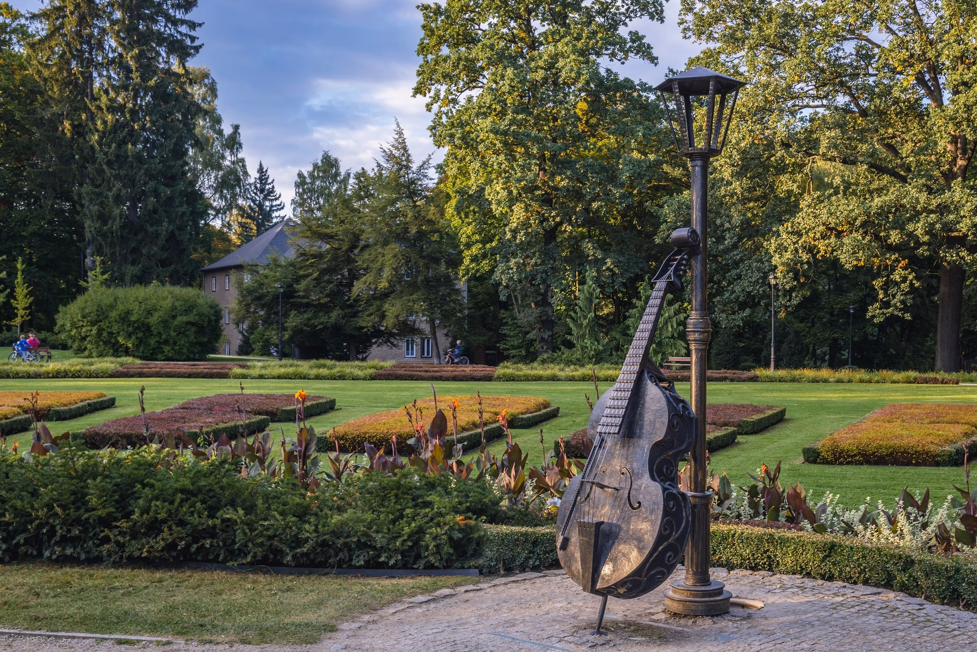 Ogród Muzyczny with a colonnade and palms in Park Zdrojowy in Kudowa-Zdrój