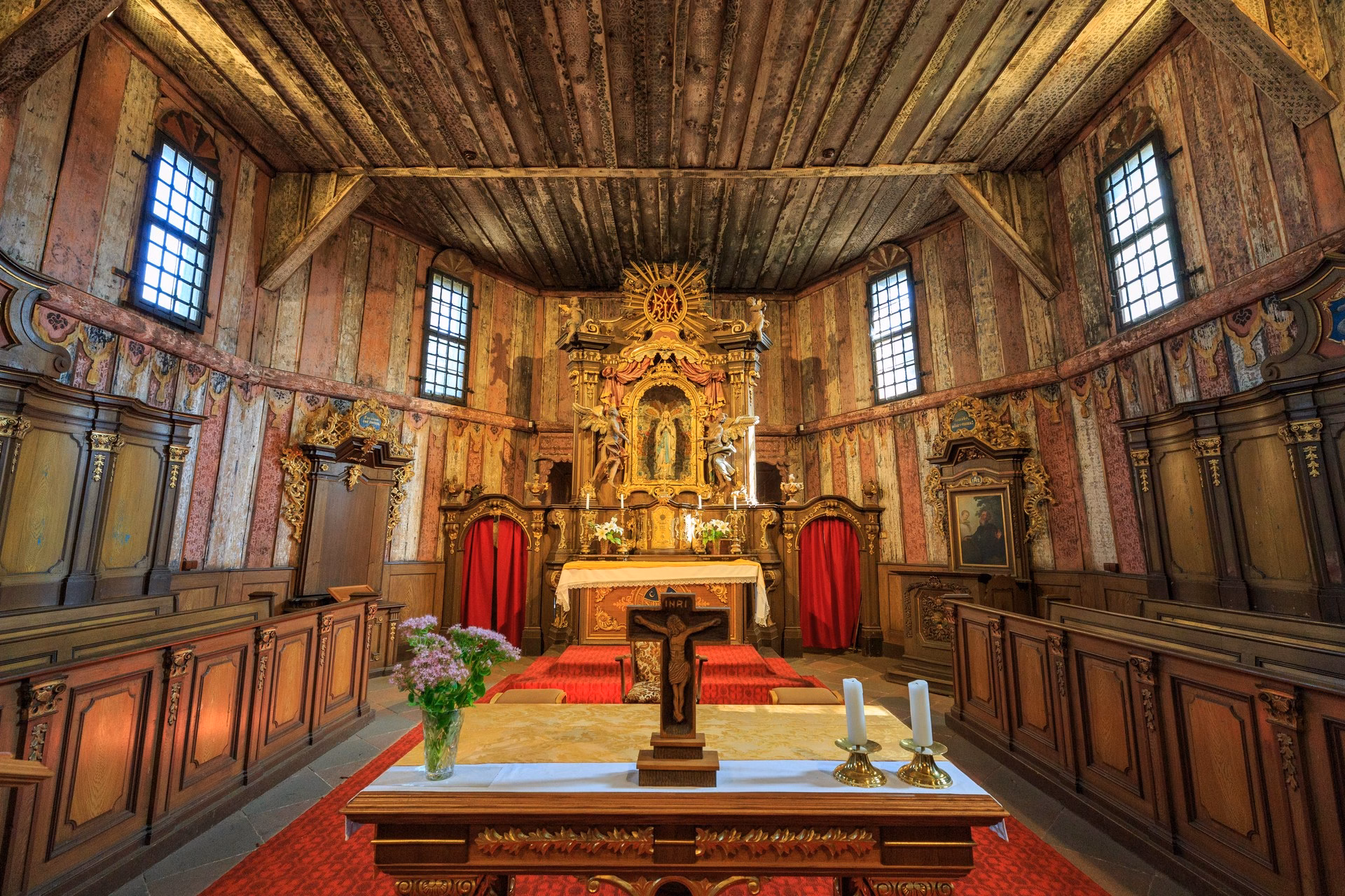 Wooden Church of Our Lady, Broumov Log-built interior of the Wooden Church of Our Lady at the cemetery in Broumov with a baroque altar