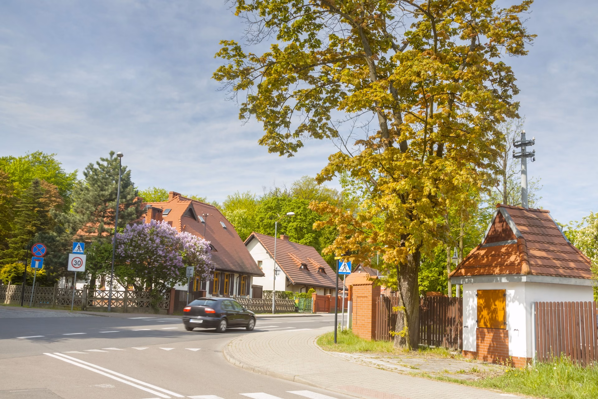 Low houses and greenery in Katowice's Giszowiec district, a garden city for miners